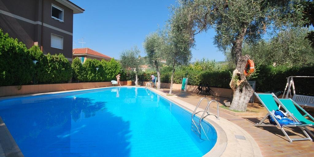 Casa Vacanze Orchidea Apartment Диано Марина Екстериор снимка